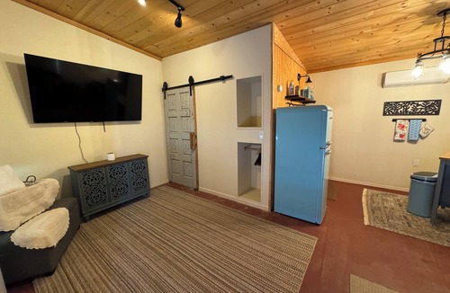 Black Canyon City Apartment | Rustic, Artsy Studio w/Desert Panoramic Views