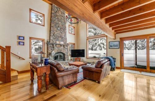 Serene Lakes House | Rustic cabin by the lake & skiing with private sauna & game room - dog-friendly