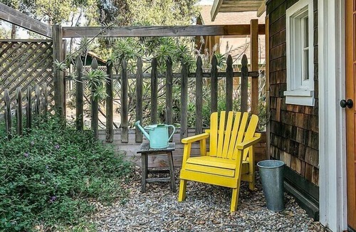 Sierra Madre Cottage | Rustic Canyon retreat