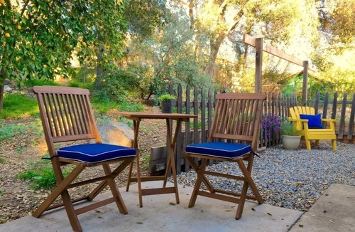 Sierra Madre Cottage | Rustic Canyon retreat