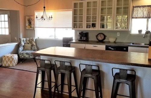 Oakhurst House | Rustic Chic Family Getaway Near Yosemite