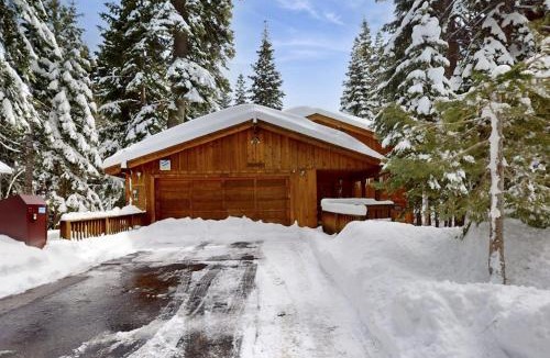 Ridgewood House | Rustic home with wood stove deck open floor plan & nearby activities