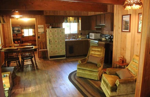 Zigzag Cabin | Rustic Riverfront Cabin in Mt. Hood- Hiking, Skiing, and Outdoor Adventures