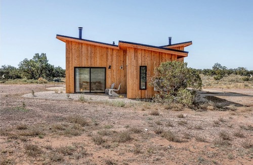 Valle Cottage | Rustic Wild West Casita with Wood-Burning Stove near Grand Canyon, Arizona