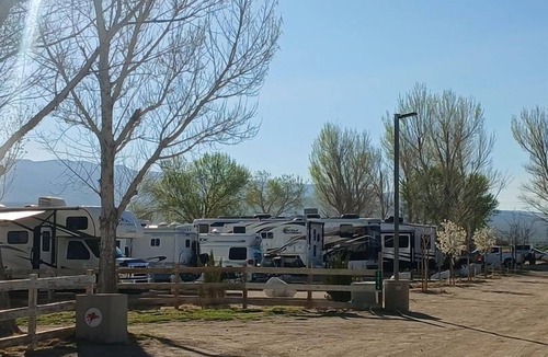 Olancha RV Rental | RV Lakeside Camping #9 near Death Valley