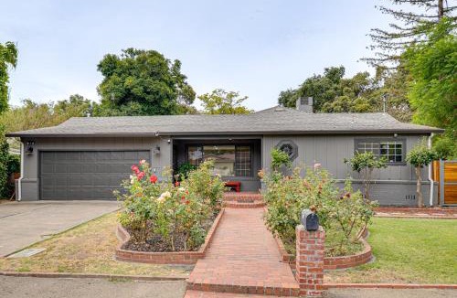 Southwestern Sacramento House | Sacramento Family Escape w/Yard & Greenhouse!