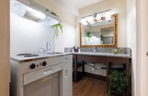 Sacramento Hotel | Sacramento Inn & Suites Cal Expo I-80