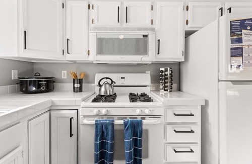 Calico Ridge House | Sail in Sky - Remodeled 3BR Vegas Spa and Pool!