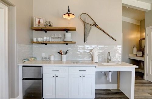 Morro Bay Condo | Salty Sister Beach House - Ocean Front and Rock Views