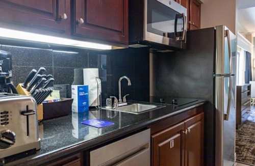 Gaslamp Quarter Resort | San Diego | Gaslamp Weekend Getaway | Sauna & City Stay
