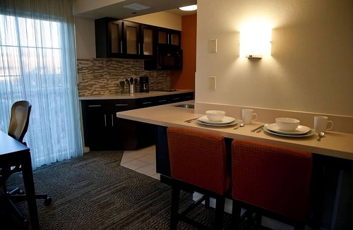San Bruno Hotel | San Francisco Bay Area Vacay! 2 Pet-friendly Units, Free Breakfast, Full Kitchen