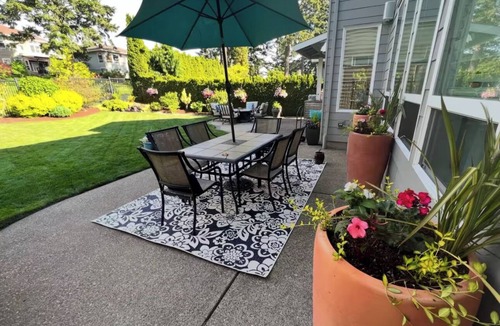 Sunnyside House | Sanctuary In The City - 4-bedroom house w/Garden in Happy Valley with AC