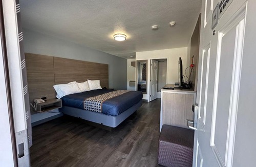 Livermore Hotel | Sands Motel