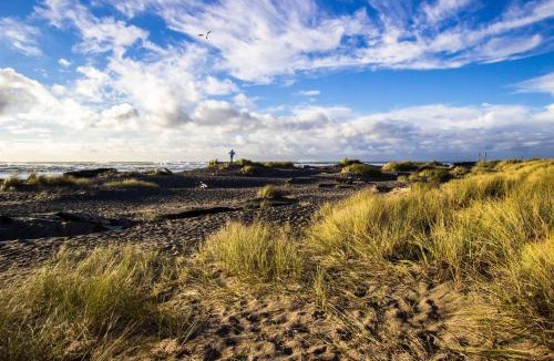 Lincoln City Apartment | Sandstone Point Hotel