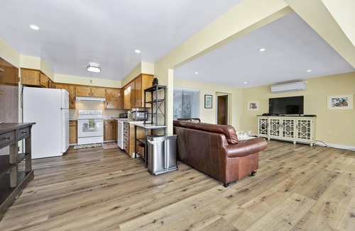 Wilbur Springs House | Sandy Feet Retreat - lakefront Retreat with sand volleyball court!