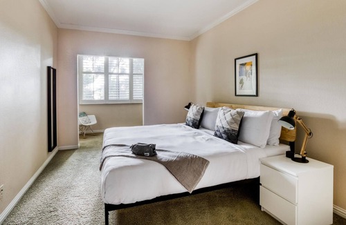 Santa Clara Apartment | Santa Clara 1BR Condo with Pool and Gym
