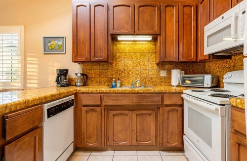 Beach Hill - Beach Flats Condo | Santa Cruz Retreat Near Beach with Free Parking