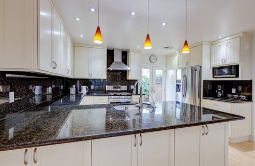 The Villas House | Santana Row Garden Retreat - Private Executive Residence