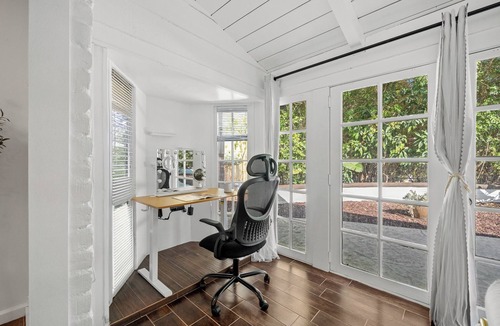 Mount Helix House | Sauna, Gym, Pool, 7 Bed, Parking Yard, Ranch Style