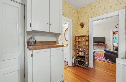 Siskiyou-Hargadine Historic District House | Savage Upon Siskiyou