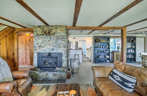 East Shore House | Scenic Lake Almanor Home w/Mountain Views!