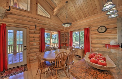 Thompson Falls House | Scenic Riverfront Retreat w/Hot Tub & Kayaks!