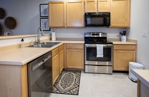 Superstition Springs Condo | Scenic views of Superstition Springs Golf Course right outside your door.