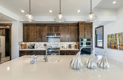 Ponderosa Palisades House | Schaffer's Mill Luxurious Mountain Escape w/Hot Tub, BBQ, Firepit & EV Charger