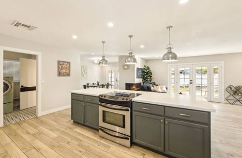 Park Scottsdale Four House | ☀Scottsdale, Pool, Putting green, HotTub & Putt Putt, large kitchen, 6BR