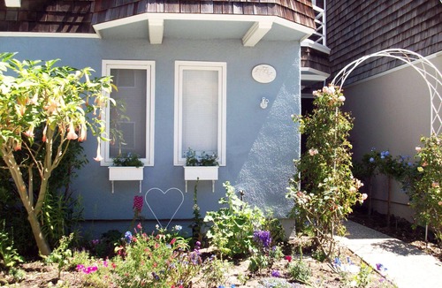 Seabright House | Sea Angel est. 2004-Beach Bliss Views Serenaded by Ocean Waves @ Seabright Beach