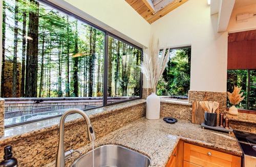 Sea Ranch House | Sea Ranch Redwood Retreat Private Sauna & Gym Hot Tub Pizza Oven BBQ