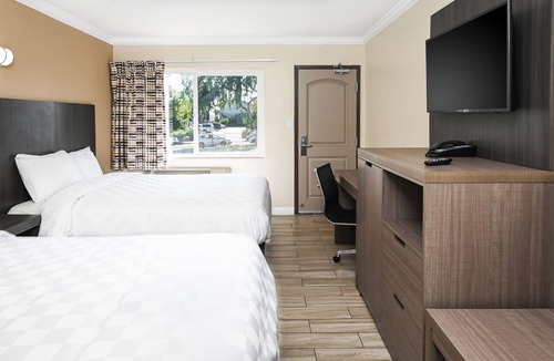 Zaferia Hotel | Sea Rock Inn - Long Beach