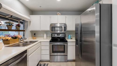 Monarch Beach Apartment | Seabreeze Retreat by AvantStay