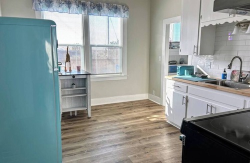 Eureka House | Seashore Sunsets -Coastal Escape