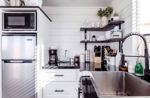 Apple Valley Cabin | Secluded Bliss: Tiny House Escape from the City in Apple Valley, Utah