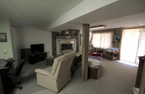 Monticello House | Secluded Cabin w Coffee Mount Abajo and Golf Views