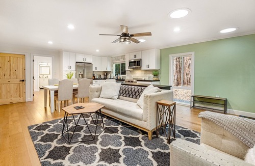 Freestone House | Secluded home with hot tub, washer/dryer, WiFi - near wineries, beach