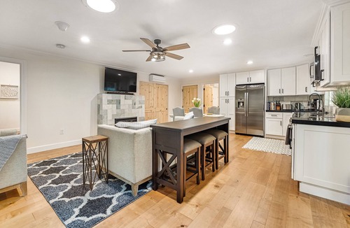 Freestone House | Secluded home with hot tub, washer/dryer, WiFi - near wineries, beach