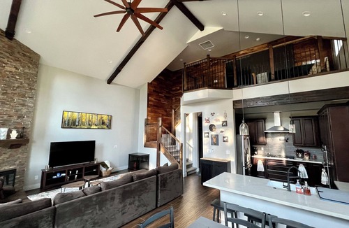 Kachina Village House | Secluded Mountain Home in the Pines