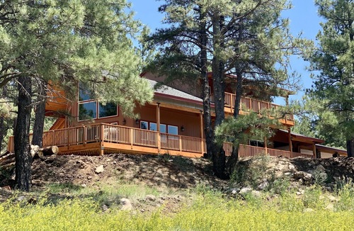 Kachina Village House | Secluded Mountain Home in the Pines