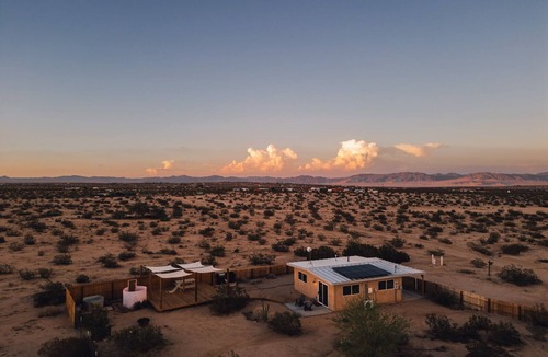 Joshua Tree Cabin | Secluded Retreat-Hot Tub, Fire Pit, Outdoor Shower