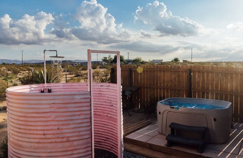 Joshua Tree Cabin | Secluded Retreat-Hot Tub, Fire Pit, Outdoor Shower