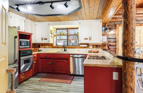 Ponderosa Cabin | Sequoia Forest Remote Retreat! 'Dreamtime Cabin'