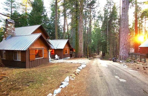 Wilsonia House | Sequoia Splendor Historic Charm in Kings Canyon NP