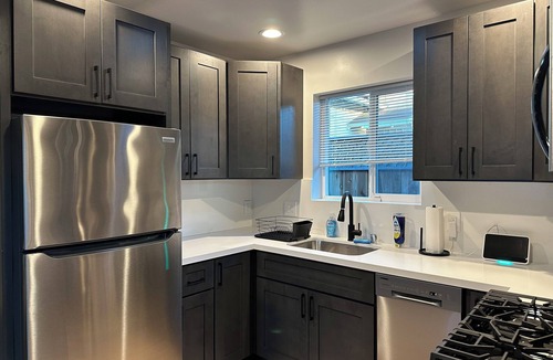Oakland House | Serene 2-bedroom house in Oakland perfect for your getaway
