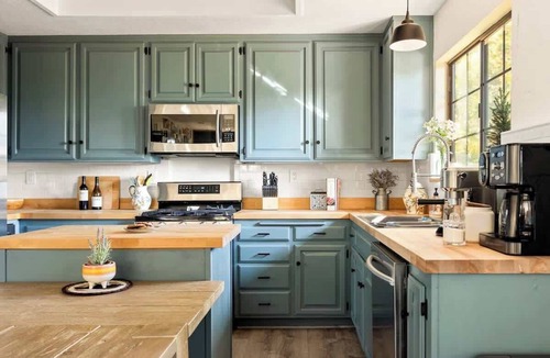 Blue Jay House | Serene Cabin w EV charger & Near Arrowhead Village