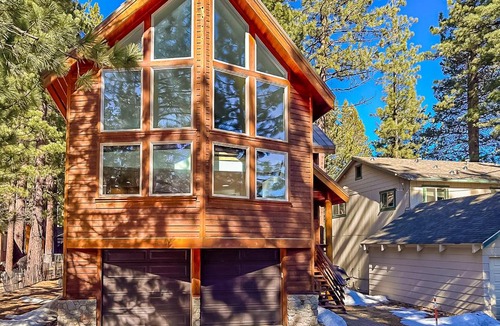 Sierra Tract House | Serene Creekside Chalet: Hot Tub Games BBQ