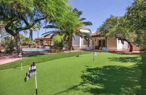 Paradise Gardens House | Serene Home Heated Pool & Games