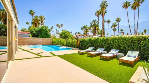 Palm Springs Apartment | Serene home with pool with mountain views