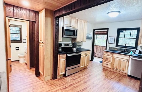 Rhododendron Cabin | Serene Mt Hood Cabin. Large Deck with Water View